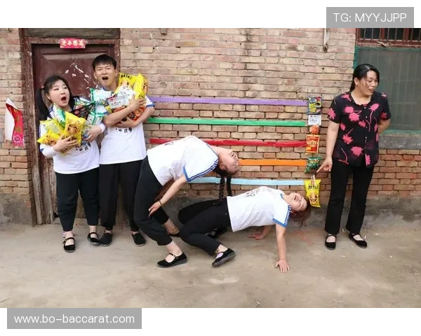 挑战极限 一整天吃100种游戏零食 看我如何大快朵颐闯关成功 挑战极限 一整天吃100种游戏零食 看我如何大快朵颐闯关成功